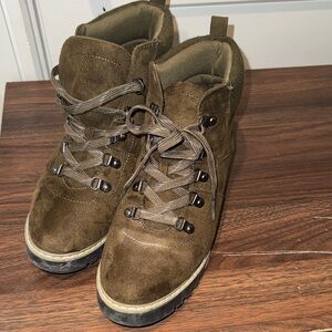 Cliffs by WHITE MOUNTAIN Olive Green Suede Lace-Up Winter Boots